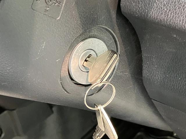 ハイゼットトラックスタンダードSA3t 4WD 5MT ETC 車検整備付衝突被害軽減ブレーキ リアコーナーセンサー AM/FMラジオ ドラレコ ETC マニュアルレベリング LED パートタイム4WD 5速マニュアルミッション車 荷台マット ゲートプロテクター(滋賀県)の中古車