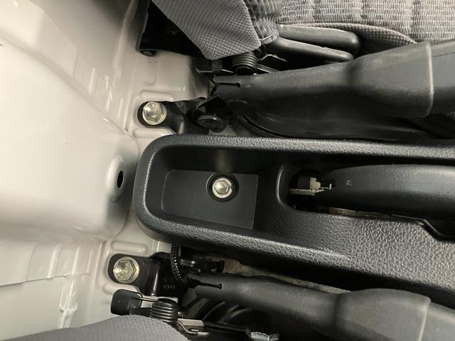 ハイゼットトラックスタンダードSA3t 4WD 5MT ETC 車検整備付衝突被害軽減ブレーキ リアコーナーセンサー AM/FMラジオ ドラレコ ETC マニュアルレベリング LED パートタイム4WD 5速マニュアルミッション車 荷台マット ゲートプロテクター(滋賀県)の中古車