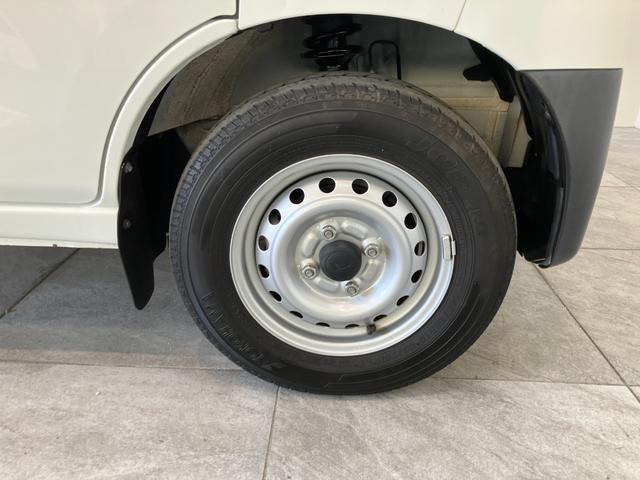 ハイゼットカーゴデラックスSA3 LED キーレス 2WD AT車 前席PW衝突被害軽減ブレーキ AM/FMステレオ 両側スライドドア キーレスエントリー 前席パワーウインドウ LEDヘッドライト オートライト マニュアルレベリング エコアイドル 2WD AT車(滋賀県)の中古車