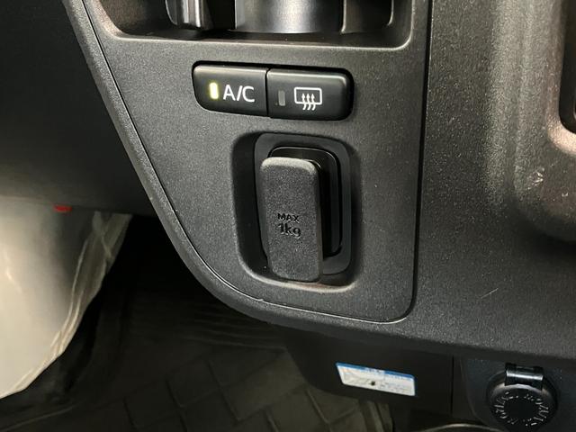 ハイゼットカーゴデラックスSA3 LED キーレス 2WD AT車 前席PW衝突被害軽減ブレーキ AM/FMステレオ 両側スライドドア キーレスエントリー 前席パワーウインドウ LEDヘッドライト オートライト マニュアルレベリング エコアイドル 2WD AT車(滋賀県)の中古車