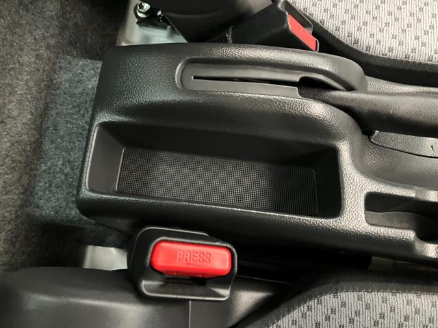 スーパーキャリイL 4WD AT車 フルセグナビ 社外アルミ キーレス衝突被害軽減ブレーキ リアコーナセンサー フルセグナビ DVD再生 Bluetooth 社外アルミ キーレスエントリー マニュアルレベリング エコアイドル パートタイム4WD(滋賀県)の中古車