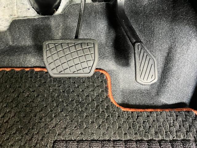 タントファンクロスターボ 10型ナビ パノラマカメラ 前後ドラレコ衝突被害軽減ブレーキ コーナーセンサー 10型フルセグナビ Bluetooth DVD再生 USB Pカメラ 前後ドラレコ ETC 両側電動スライドドア 前席シートヒーター LED レーダークルーズ(滋賀県)の中古車