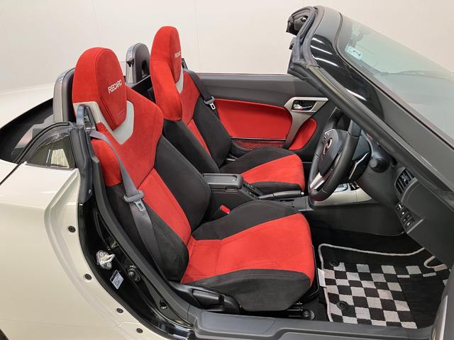 コペン 中古車 ローブＳ　リアコーナセンサー　フルセグナビ　パドルシフト電動オープンルーフ　フルセグナビ　ＤＶＤ再生　Ｂｌｕｅｔｏｏｔｈ　ＵＳＢ　ＭＯＭＯ製ハンドル　レカロシート　ビルシュタイン製ショックアブソーバー　シートヒーター　ＬＥＤ　オートエアコン　スマートキー