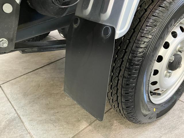 ハイゼットトラックスタンダード　４ＷＤ　５ＭＴ　キーレス　パワーウインドウ衝突被害軽減ブレーキ　リアコーナセンサー　ＣＤステレオ　ＬＥＤ　パワーウインドウ　マニュアルレベリング　キーレスエントリー　パートタイム４ＷＤ　５速マニュアルミッション車　タイヤ４本新品交換済み（滋賀県）の中古車