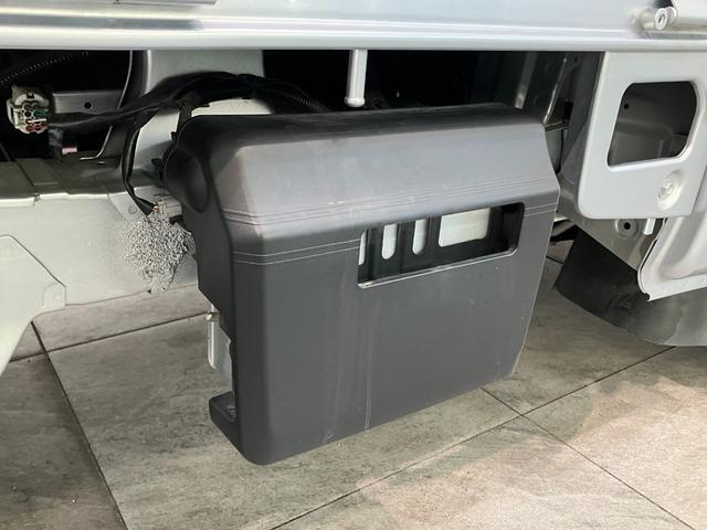 ハイゼットトラックスタンダード　４ＷＤ　５ＭＴ　キーレス　パワーウインドウ衝突被害軽減ブレーキ　リアコーナセンサー　ＣＤステレオ　ＬＥＤ　パワーウインドウ　マニュアルレベリング　キーレスエントリー　パートタイム４ＷＤ　５速マニュアルミッション車　タイヤ４本新品交換済み（滋賀県）の中古車