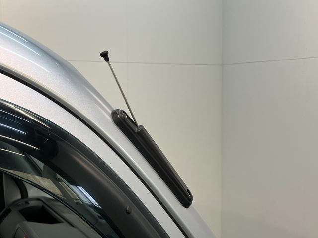 ハイゼットトラックスタンダード　４ＷＤ　５ＭＴ　キーレス　パワーウインドウ衝突被害軽減ブレーキ　リアコーナセンサー　ＣＤステレオ　ＬＥＤ　パワーウインドウ　マニュアルレベリング　キーレスエントリー　パートタイム４ＷＤ　５速マニュアルミッション車　タイヤ４本新品交換済み（滋賀県）の中古車