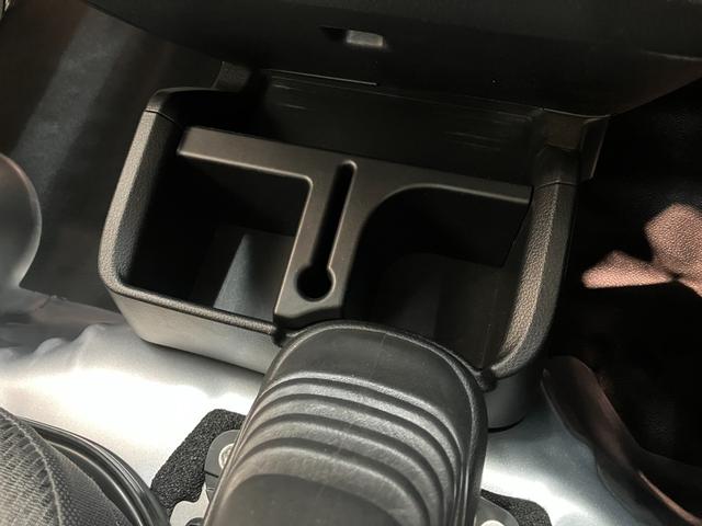ハイゼットトラックスタンダード　４ＷＤ　５ＭＴ　キーレス　パワーウインドウ衝突被害軽減ブレーキ　リアコーナセンサー　ＣＤステレオ　ＬＥＤ　パワーウインドウ　マニュアルレベリング　キーレスエントリー　パートタイム４ＷＤ　５速マニュアルミッション車　タイヤ４本新品交換済み（滋賀県）の中古車