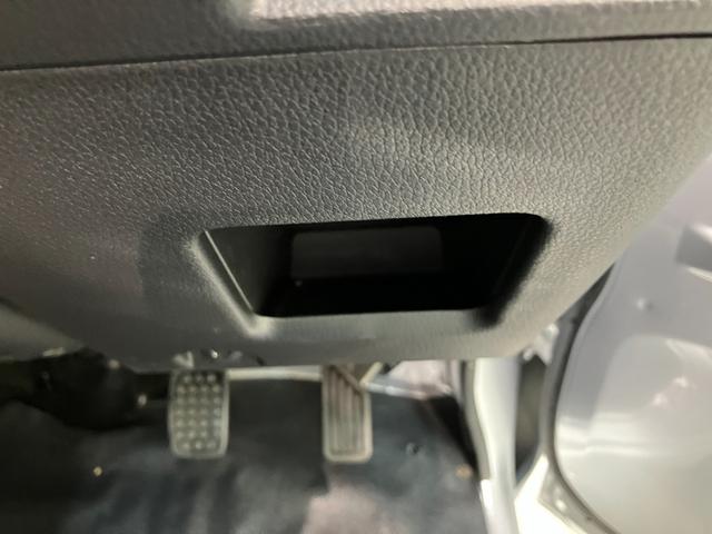 ハイゼットトラックスタンダード　４ＷＤ　５ＭＴ　キーレス　パワーウインドウ衝突被害軽減ブレーキ　リアコーナセンサー　ＣＤステレオ　ＬＥＤ　パワーウインドウ　マニュアルレベリング　キーレスエントリー　パートタイム４ＷＤ　５速マニュアルミッション車　タイヤ４本新品交換済み（滋賀県）の中古車