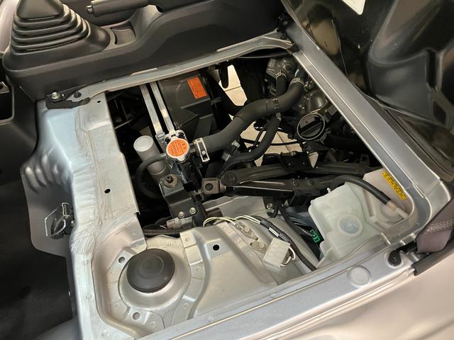 ハイゼットトラックスタンダード　４ＷＤ　５ＭＴ　キーレス　パワーウインドウ衝突被害軽減ブレーキ　リアコーナセンサー　ＣＤステレオ　ＬＥＤ　パワーウインドウ　マニュアルレベリング　キーレスエントリー　パートタイム４ＷＤ　５速マニュアルミッション車　タイヤ４本新品交換済み（滋賀県）の中古車