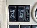 衝突被害軽減ブレーキ　４ＷＤ　ＣＤステレオ　両側電動スライドドア　スマートキー　オートライト　オートエアコン　電動格納式ミラー　マニュアルレベリング　エコアイドル（滋賀県）の中古車