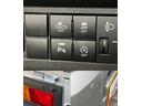 衝突被害軽減ブレーキ　コーナーセンサー　パートタイム４ＷＤ　ＡＭ／ＦＭラジオ　マニュアルエアコン　マニュアルレベリング　オートライト（滋賀県）の中古車