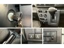 衝突被害軽減ブレーキ　コーナーセンサー　前席パワーウインドウ　ＡＭ／ＦＭステレオ　ＥＴＣ車載器　両側スライドドア　パートタイム４ＷＤ　オートライト　マニュアルレベリング　キーレス　プライバシーガラス（滋賀県）の中古車