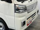 衝突被害軽減ブレーキ　コーナーセンサー　パートタイム４ＷＤ　デフロック　Ｂｌｕｅｔｏｏｔｈ／ＵＳＢチューナー　ドラレコ　スマートキー　パワーウインドウ　ＬＥＤ　荷台作業灯　４枚リーフスプリング（滋賀県）の中古車