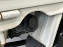 ２ＷＤ　５速マニュアルミッション車　エアコン　パワステ　ＡＭ／ＦＭラジオ　マニュアルレベリング　工具箱　バッテリーカバー（滋賀県）の中古車