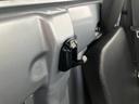 衝突被害軽減ブレーキ　コーナーセンサー　パートタイム４ＷＤ　ＡＭ／ＦＭラジオ　マニュアルエアコン　マニュアルレベリング　オートライト（滋賀県）の中古車