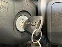 衝突被害軽減ブレーキ　スマアシ３　コーナーセンサー　フルセグナビ　ＤＶＤ再生　Ｂｌｕｅｔｏｏｔｈ　ＵＳＢ　バックカメラ　オートライト　キーレスエントリー　マニュアルレベリング　エコアイドル（滋賀県）の中古車