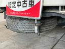 パートタイム４ＷＤ　５速マニュアル車　ＡＭ／ＦＭラジオ　パワステ　マニュアルエアコン　マニュアルレベリング　４枚リーフスプリング　荷台マット　ゲートプロテクター　バッテリーカバー（滋賀県）の中古車