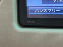 フルセグナビ　ＤＶＤ再生　Ｂｌｕｅｔｏｏｔｈ　ＵＳＢ　バックカメラ　オートエアコン　電動格納式ミラー　マニュアルレベリング　スマートキー　エコアイドル　応急用タイヤ　タイヤ４本新品交換済み（滋賀県）の中古車