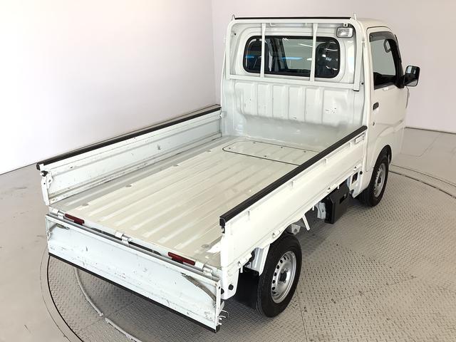 ハイゼットトラックスタンダードＳＡIIIｔ　４ＷＤ　ＡＴ　バックソナー　ラジオ走行無制限１年保証　４ＷＤ　バックソナー　ＥＴＣ　ＡＴ車　３方開　荷台作業灯　ゲートプロテクター　ＬＥＤヘッドライト　横滑り防止装置　オートライト　ドアバイザー　ヘッドライトレベライザー　ラジオ（兵庫県）の中古車