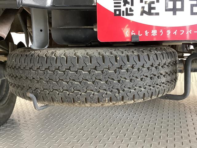 ハイゼットトラックジャンボＳＡIIIｔ　４ＷＤ　ワンオーナー　ＡＴ　荷台作業灯走行無制限１年保証　ワンオーナー　ＡＴ車　４ＷＤ　３方開　荷台作業灯　ＬＥＤヘッドライト　横滑り防止装置　マニュアルエアコン　パワーウィンドウ　アクセサリーソケット　スペアタイヤ　スマートアシスト（兵庫県）の中古車