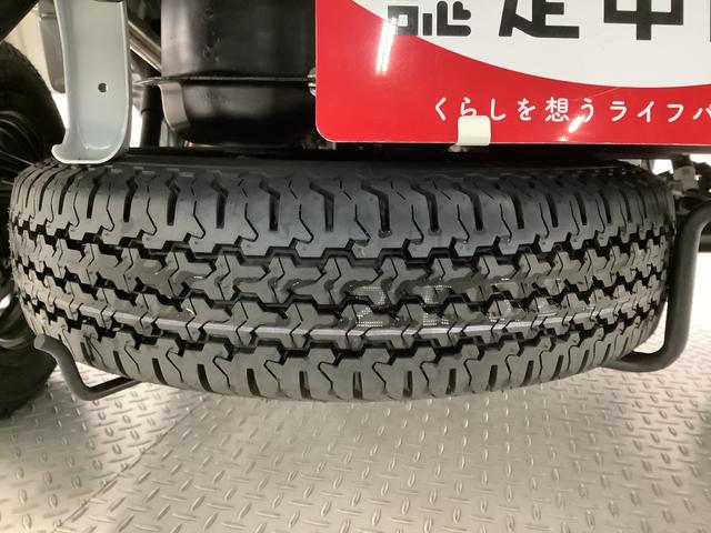 ハイゼットトラックスタンダード　４ＷＤ　雹害車両　ＣＶＴ　前後コーナーセンサー雹害車両　１年保証　前後コーナーセンサー　４ＷＤ　ＣＶＴ車　３方開　アイドリングストップ　横滑り防止装置　オートライト　ヘッドライトレベライザー　アクセサリーソケット　スペアタイヤ　ラジオ（兵庫県）の中古車