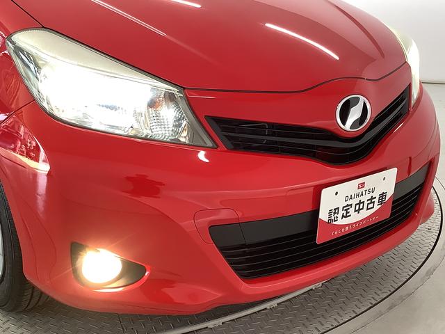 ヴィッツＦ　スマイルエディション　ＥＴＣ　ＨＩＤ　プッシュスタート走行無制限１年保証　ＨＩＤヘッドライト　ＥＴＣ　プッシュスタート　オートライト　オートエアコン　ドアバイザー　電動格納ドアミラー　シートリフター　テンパータイヤ　フォグランプ　ミラーウインカー（兵庫県）の中古車