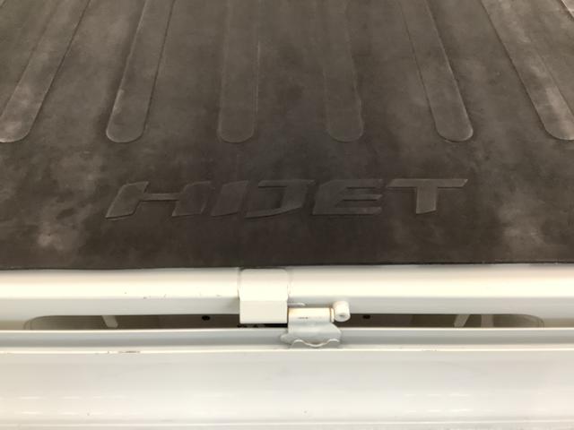 ハイゼットトラックスタンダード　４ＷＤ　５ＭＴ　ＥＴＣ　ゲートプロテクター走行無制限１年保証　４ＷＤ　荷台マット　ＥＴＣ　ＭＴ車　３方開　ゲートプロテクター　ドアバイザー　ヘッドライトレベライザー　アクセサリーソケット　マニュアルエアコン　ラジオ　スペアタイヤ（兵庫県）の中古車