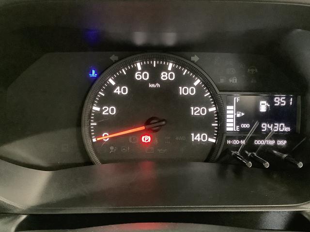 ハイゼットトラックスタンダード　４ＷＤ　５ＭＴ　前後コーナーセンサー　ラジオ走行無制限１年保証　前後コーナーセンサー　４ＷＤ　ＭＴ車　３方開　アイドリングストップ　横滑り防止装置　オートライト　ヘッドライトレベライザー　アクセサリーソケット　スペアタイヤ　ラジオ（兵庫県）の中古車