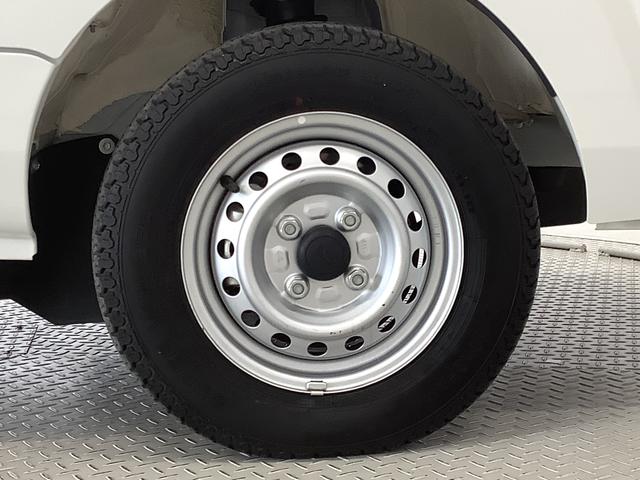 ハイゼットトラックスタンダード　４ＷＤ　５ＭＴ　前後コーナーセンサー　ラジオ走行無制限１年保証　前後コーナーセンサー　４ＷＤ　ＭＴ車　３方開　アイドリングストップ　横滑り防止装置　オートライト　ヘッドライトレベライザー　アクセサリーソケット　スペアタイヤ　ラジオ（兵庫県）の中古車