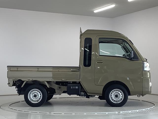 ハイゼットトラックジャンボＳＡIIIｔ　５ＭＴ　ＣＤオーディオ　バックソナー走行無制限１年保証　バックソナー　ＭＴ車　ＣＤオーディオ　３方開　荷台作業灯　ゲートプロテクター　ＬＥＤヘッドライト　横滑り防止装置　オートライト　フォグランプ　アクセサリーソケット　スペアタイヤ（兵庫県）の中古車