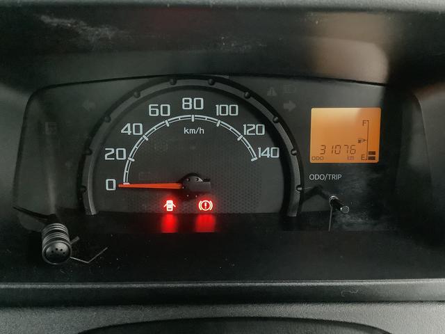 ハイゼットトラックジャンボＳＡIIIｔ　５ＭＴ　ＣＤオーディオ　バックソナー走行無制限１年保証　バックソナー　ＭＴ車　ＣＤオーディオ　３方開　荷台作業灯　ゲートプロテクター　ＬＥＤヘッドライト　横滑り防止装置　オートライト　フォグランプ　アクセサリーソケット　スペアタイヤ（兵庫県）の中古車