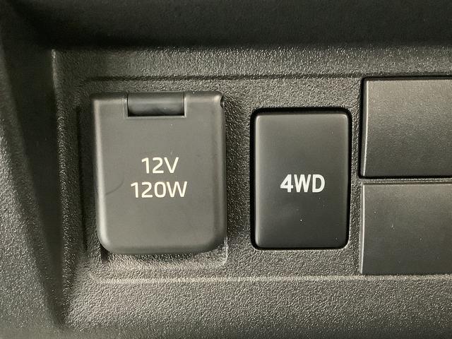 ハイゼットトラックスタンダード　４ＷＤ　５ＭＴ　前後コーナーセンサー　ラジオ走行無制限１年保証　前後コーナーセンサー　４ＷＤ　ＭＴ車　３方開　オートマチックハイビーム　アイドリングストップ　横滑り防止装置　オートライト　ヘッドライトレベライザー　アクセサリーソケット　ラジオ（兵庫県）の中古車