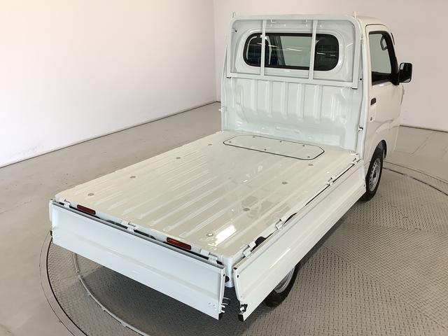 ハイゼットトラックスタンダード　４ＷＤ　５ＭＴ　前後コーナーセンサー　ラジオ走行無制限１年保証　前後コーナーセンサー　４ＷＤ　ＭＴ車　３方開　オートマチックハイビーム　アイドリングストップ　横滑り防止装置　オートライト　ヘッドライトレベライザー　アクセサリーソケット　ラジオ（兵庫県）の中古車