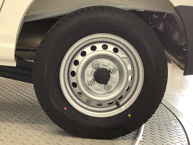 ハイゼットカーゴＤＸ　４ＷＤ　ＣＶＴ　コーナーセンサー　キーレスエントリー走行無制限１年保証　前後コーナーセンサー　４ＷＤ　ＣＶＴ車　オートマチックハイビーム　アイドリングストップ　キーレスエントリー　横滑り防止装置　オートライト　ヘッドライトレベライザー　夏タイヤ４本付き（兵庫県）の中古車