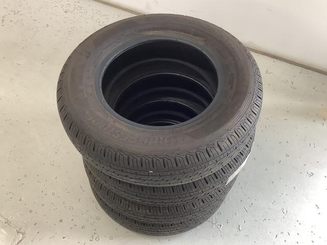 ハイゼットカーゴＤＸ　４ＷＤ　ＣＶＴ　コーナーセンサー　キーレスエントリー走行無制限１年保証　前後コーナーセンサー　４ＷＤ　ＣＶＴ車　オートマチックハイビーム　アイドリングストップ　キーレスエントリー　横滑り防止装置　オートライト　ヘッドライトレベライザー　夏タイヤ４本付き（兵庫県）の中古車