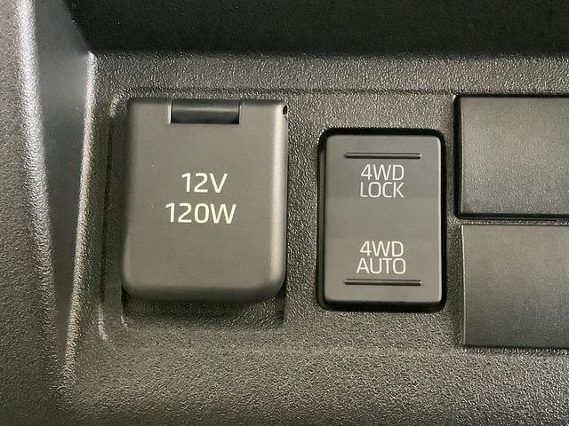 ハイゼットトラックスタンダード　４ＷＤ　ＣＶＴ　前後コーナーセンサー　ラジオ走行無制限１年保証　前後コーナーセンサー　４ＷＤ　ＣＶＴ車　３方開　オートマチックハイビーム　アイドリングストップ　横滑り防止装置　オートライト　ヘッドライトレベライザー　ラジオ　スマートアシスト（兵庫県）の中古車