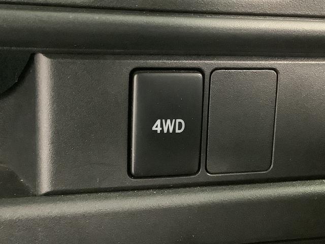 ハイゼットカーゴデラックスＳＡIII　４ＷＤ　ＡＴ　コーナーセンサー　ＥＴＣ走行無制限１年保証　リアコーナーセンサー　４ＷＤ　ＥＴＣ　ＡＴ車　オートマチックハイビーム　ＬＥＤヘッドライト　アイドリングストップ　キーレスエントリー　横滑り防止装置　オートライト　ラジオ（兵庫県）の中古車