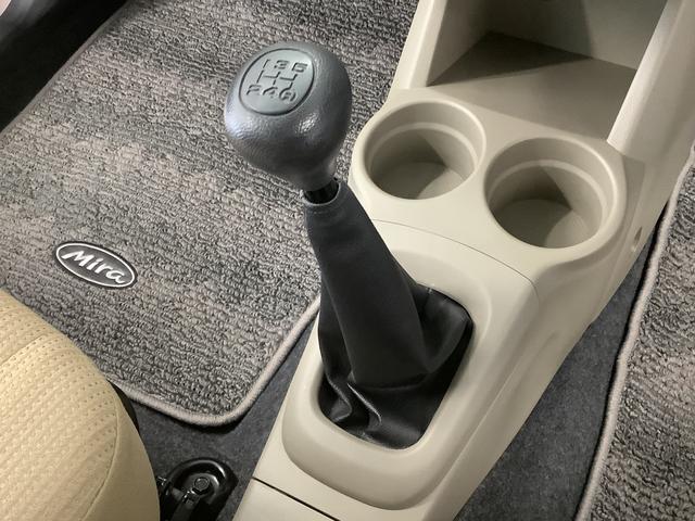 ミラＸスペシャル　５ＭＴ　ＣＤオーディオ　キーレスエントリー走行無制限１年保証　キーレスエントリー　ＣＤオーディオ　ＭＴ車　ドアバイザー　ヘッドライトレベライザー　アクセサリーソケット　マニュアルエアコン　テンパータイヤ　衝突安全ボディ　助手席エアバック（兵庫県）の中古車