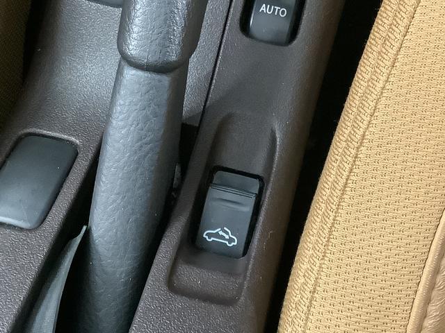 コペンローブ　ターボ　ワンオーナー　ＣＶＴ　ナビ　ＥＴＣ　１６ＡＷ１年保証　ワンオーナー　ナビＴＶ　ＥＴＣ　ＣＶＴ車　シートヒーター　ＵＳＢ　ＬＥＤヘッドライト　プッシュスタート　アイドリングストップ　横滑り防止装置　オートエアコン　１６インチ純正アルミホイール（兵庫県）の中古車