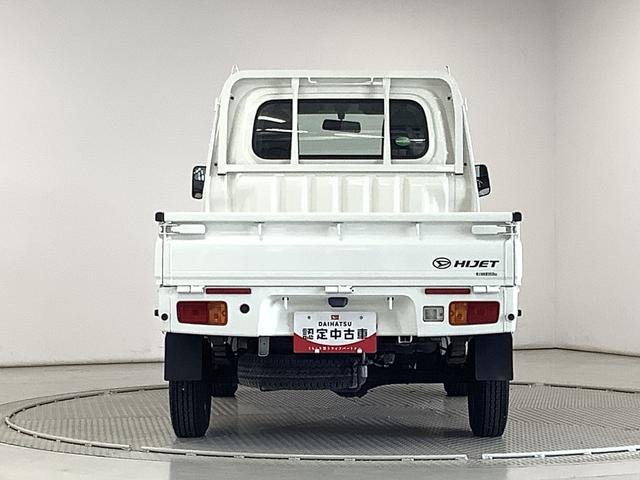 ハイゼットトラックスタンダード　４ＷＤ　ＡＴ車　３方開　ラジオ　エアコン走行無制限１年保証　４ＷＤ　ＡＴ　ラジオ　３方開　ヘッドライトレベライザー　アクセサリーソケット　マニュアルエアコン　スペアタイヤ　パッテリーカバー　インフォメーションディスプレイ　パワステ（兵庫県）の中古車