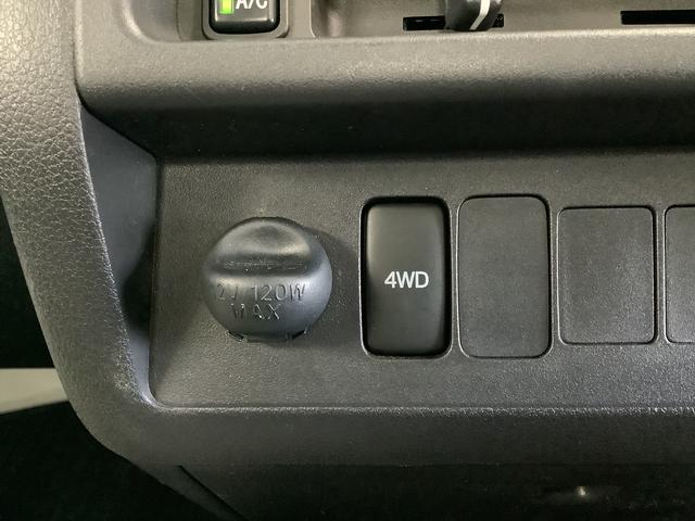 ハイゼットトラックスタンダード　４ＷＤ　ＡＴ車　３方開　ラジオ　エアコン走行無制限１年保証　４ＷＤ　ＡＴ　ラジオ　３方開　ヘッドライトレベライザー　アクセサリーソケット　マニュアルエアコン　スペアタイヤ　パッテリーカバー　インフォメーションディスプレイ　パワステ（兵庫県）の中古車