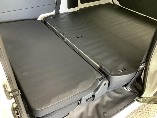 ハイゼットカーゴＤＸ　４ＷＤ　ＣＶＴ　前後コーナーセンサー　スマートアシスト走行無制限１年保証　前後コーナーセンサー　４ＷＤ　ＣＶＴ車　オートマチックハイビーム　アイドリングストップ　キーレスエントリー　横滑り防止装置　オートライト　ヘッドライトレベライザー　ラジオ（兵庫県）の中古車