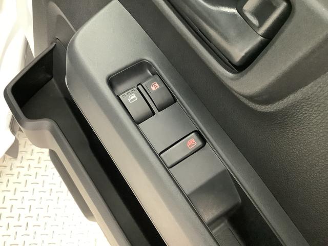 ハイゼットカーゴＤＸ　４ＷＤ　ＣＶＴ　前後コーナーセンサー　両側スライドドア走行無制限１年保証　前後コーナーセンサー　４ＷＤ　ＣＶＴ車　オートマチックハイビーム　アイドリングストップ　キーレスエントリー　横滑り防止装置　オートライト　ヘッドライトレベライザー　ラジオ（兵庫県）の中古車