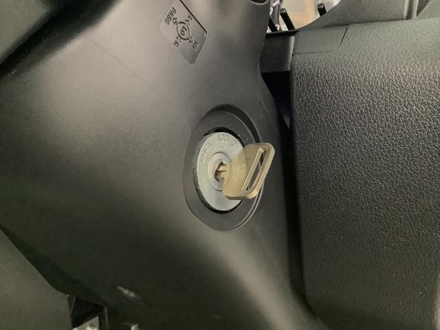 ハイゼットトラックスタンダード　ＣＶＴ　前後コーナーセンサー　３方開　ラジオ走行無制限１年保証　前後コーナーセンサー　ＣＶＴ車　３方開　オートマチックハイビーム　アイドリングストップ　横滑り防止装置　オートライト　ヘッドライトレベライザー　アクセサリーソケット　ラジオ（兵庫県）の中古車
