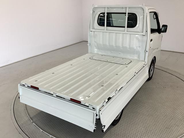 ハイゼットトラックスタンダード　４ＷＤ　ＣＶＴ　前後コーナーセンサー　ラジオ走行無制限１年保証　前後コーナーセンサー　４ＷＤ　ＣＶＴ車　３方開　アイドリングストップ　横滑り防止装置　オートライト　ヘッドライトレベライザー　アクセサリーソケット　スペアタイヤ　ラジオ（兵庫県）の中古車