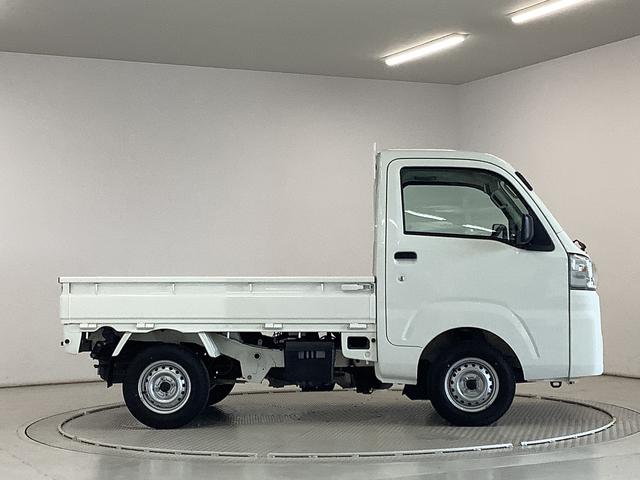 ハイゼットトラックスタンダード　４ＷＤ　ＡＴ車　３方開　エアコン　パワステ走行無制限１年保証　４ＷＤ　ＡＴ　３方開　ヘッドライトレベライザー　アクセサリーソケット　ラジオ　マニュアルエアコン　パワーステアリング　スペアタイヤ　バッテリーカバー（兵庫県）の中古車