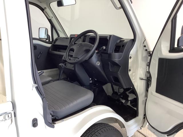 ハイゼットトラックスタンダード　４ＷＤ　ＡＴ車　３方開　エアコン　パワステ走行無制限１年保証　４ＷＤ　ＡＴ　３方開　ヘッドライトレベライザー　アクセサリーソケット　ラジオ　マニュアルエアコン　パワーステアリング　スペアタイヤ　バッテリーカバー（兵庫県）の中古車