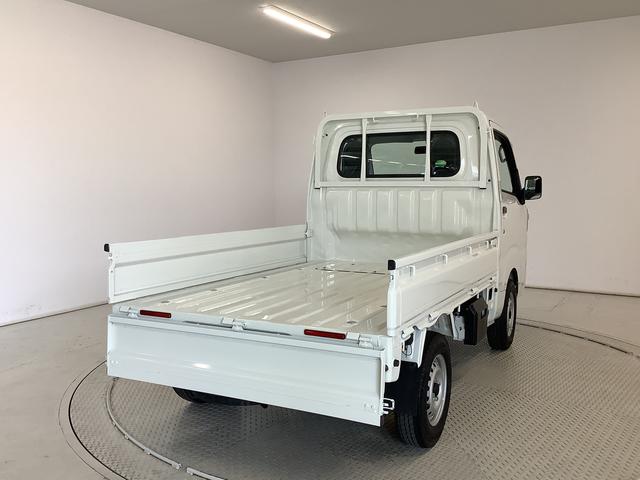 ハイゼットトラックスタンダード　４ＷＤ　ＡＴ車　３方開　エアコン　パワステ走行無制限１年保証　４ＷＤ　ＡＴ　３方開　ヘッドライトレベライザー　アクセサリーソケット　ラジオ　マニュアルエアコン　パワーステアリング　スペアタイヤ　バッテリーカバー（兵庫県）の中古車