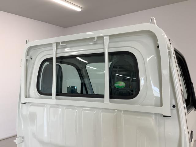 ハイゼットトラックスタンダード　４ＷＤ　ＡＴ車　３方開　エアコン　パワステ走行無制限１年保証　４ＷＤ　ＡＴ　３方開　ヘッドライトレベライザー　アクセサリーソケット　ラジオ　マニュアルエアコン　パワーステアリング　スペアタイヤ　バッテリーカバー（兵庫県）の中古車
