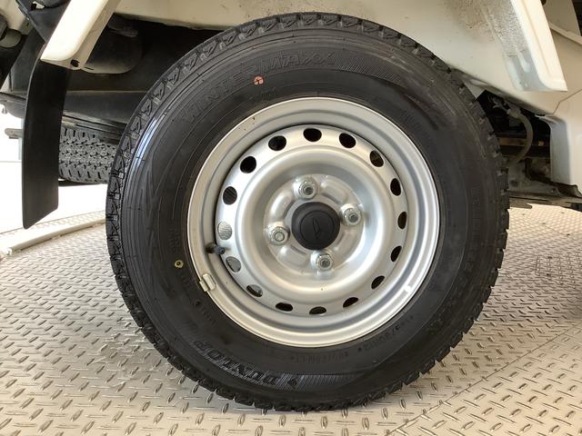 ハイゼットトラックスタンダード　４ＷＤ　ＡＴ車　３方開　エアコン　パワステ走行無制限１年保証　４ＷＤ　ＡＴ　３方開　ヘッドライトレベライザー　アクセサリーソケット　ラジオ　マニュアルエアコン　パワーステアリング　スペアタイヤ　バッテリーカバー（兵庫県）の中古車